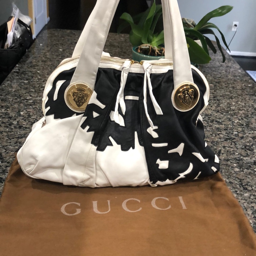 💥SOLD💥Gorgeous Black/White Gucci “Hysteria”